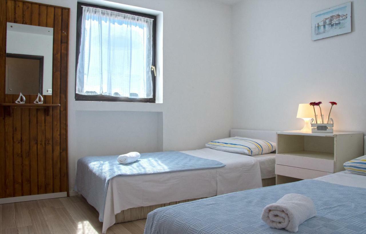 Apartments ヤドラニヴォ エクステリア 写真